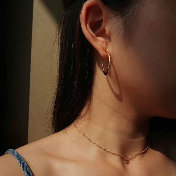 💙SOLD💙 Mejuri Editor Gold Hoops - Picture 3 of 4